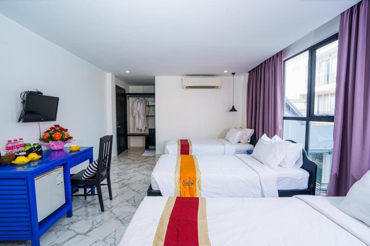 The Rabbit Hole & 3* Siem Reap